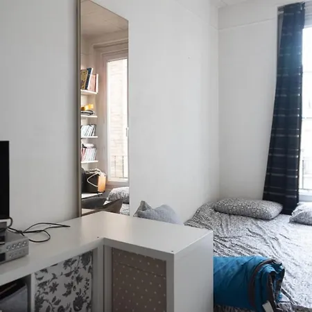 Atypical And Spacious In 17th Apartment Paris