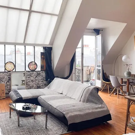 Atypical And Spacious In 17th *